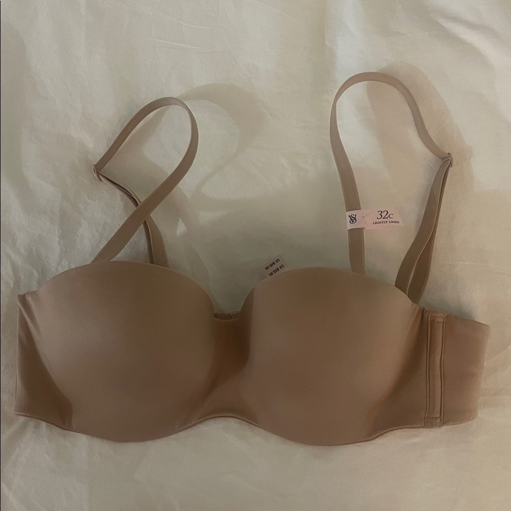 VICTORIA'S SECRET BARE
Lightly Lined Smooth Strapless Bra
Size 32C - Picture 4 of 6